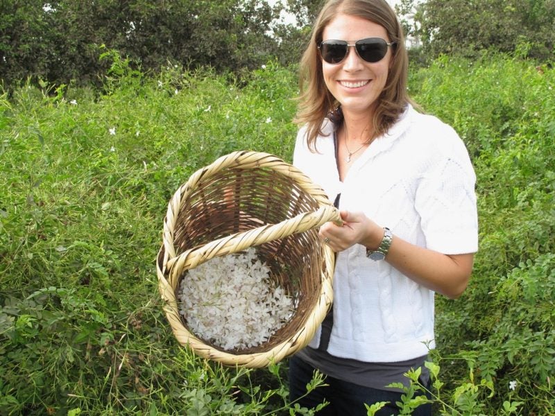 salaris gebrek Uitmaken It's Her Business to Know Your Beeswax | The Clorox Company